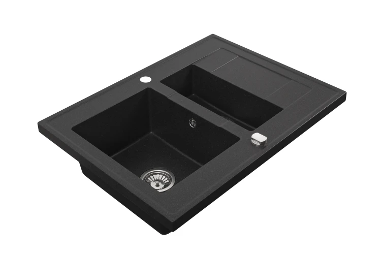 zlewozmywak-kuchenny-granitowy-poltorakomorowy-z-ociekaczem-nakladany-grande-15-czarny-metalik-80-x-60-cm (1).webp